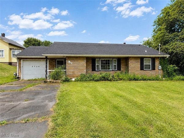 2724 Eldersville Road, Follansbee, WV 26037
