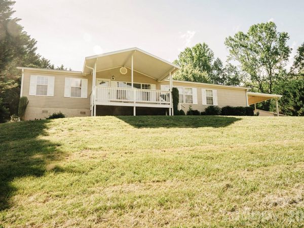 2391 Hickory Knoll Road, Franklin, NC 28734