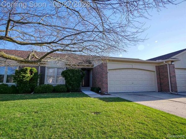 15908 Plymouth Drive, Unit 387, Clinton Township, Mi 48038