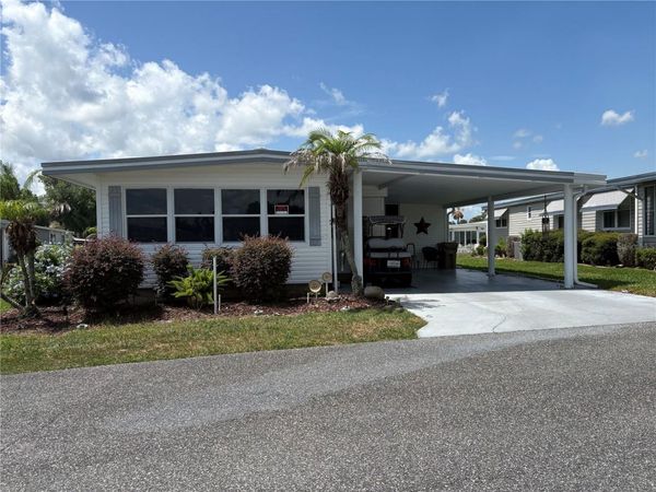 137 JACARANDA DRIVE , LEESBURG, FL 34748