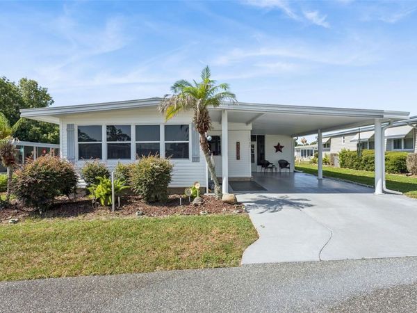 137 JACARANDA DRIVE , LEESBURG, FL 34748