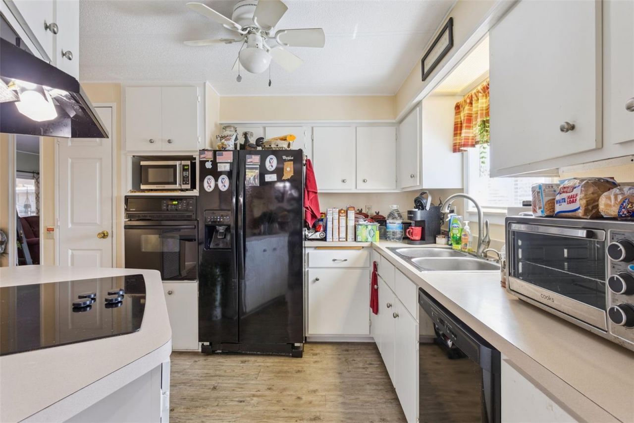 137 Jacaranda Drive , Leesburg, FL 34748 Photo