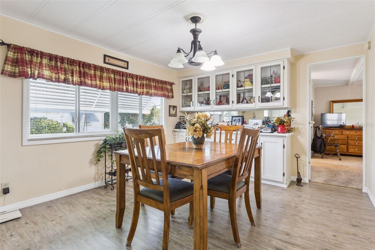 137 Jacaranda Drive , Leesburg, FL 34748 Photo