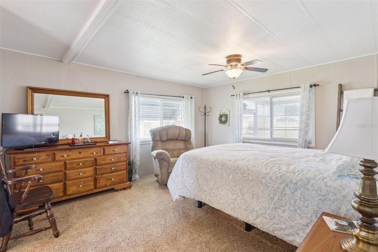 137 Jacaranda Drive , Leesburg, FL 34748 Photo