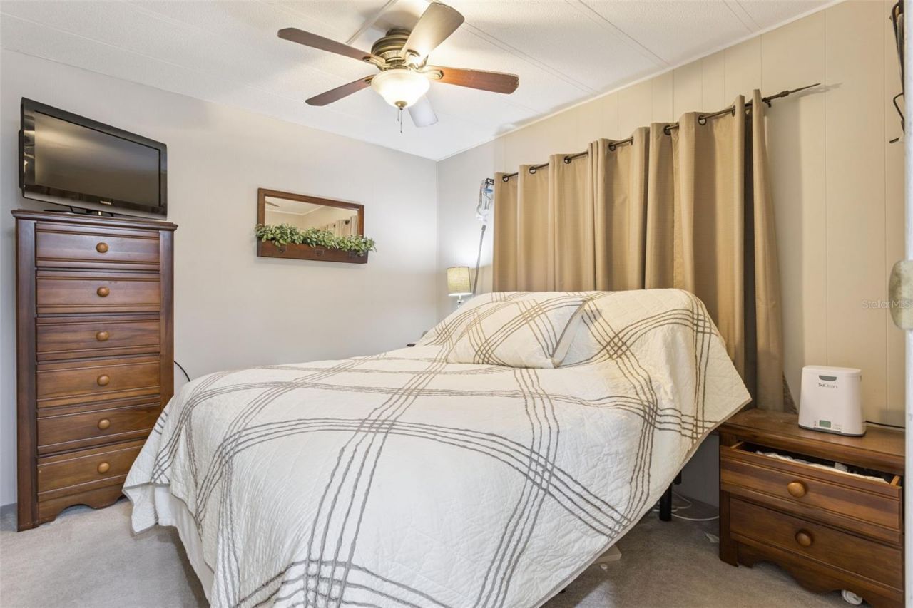 137 Jacaranda Drive , Leesburg, FL 34748 Photo