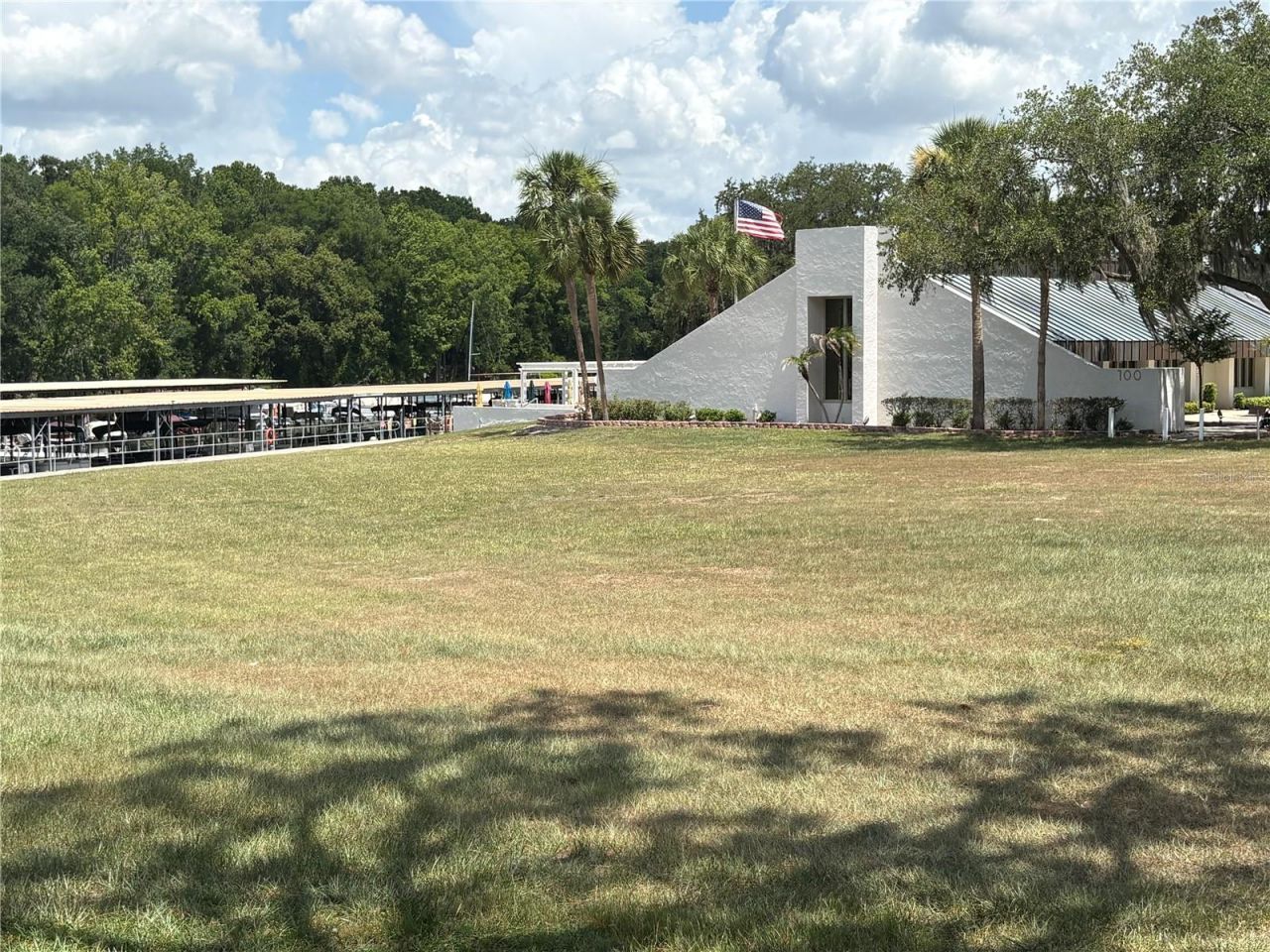 137 Jacaranda Drive , Leesburg, FL 34748 Photo