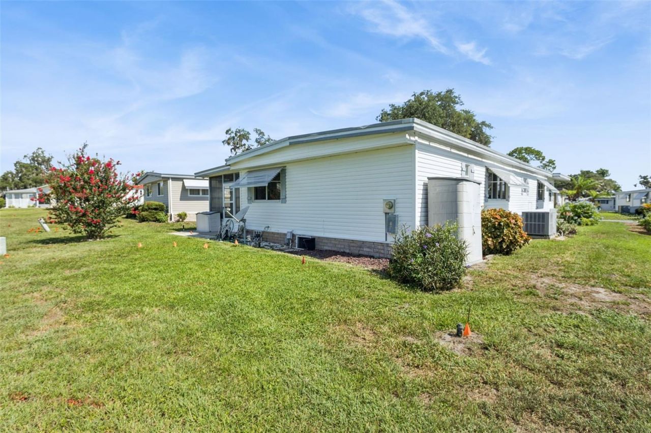 137 Jacaranda Drive , Leesburg, FL 34748 Photo