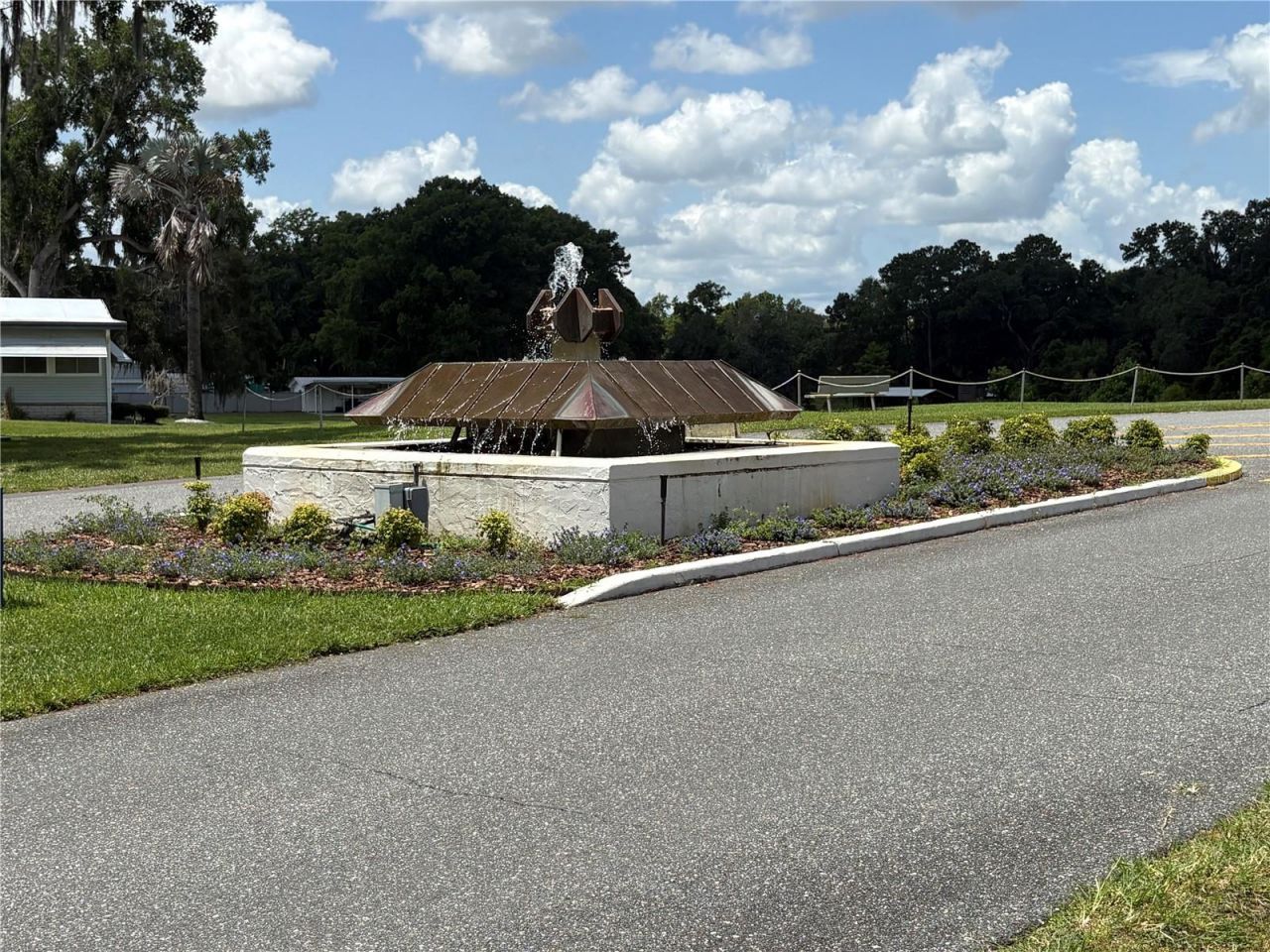 137 Jacaranda Drive , Leesburg, FL 34748 Photo