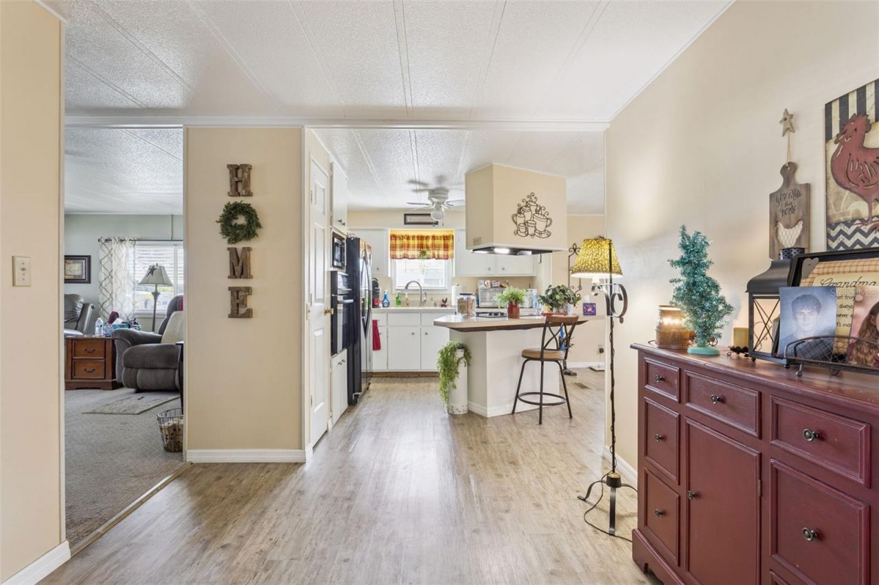 137 Jacaranda Drive , Leesburg, FL 34748 Photo