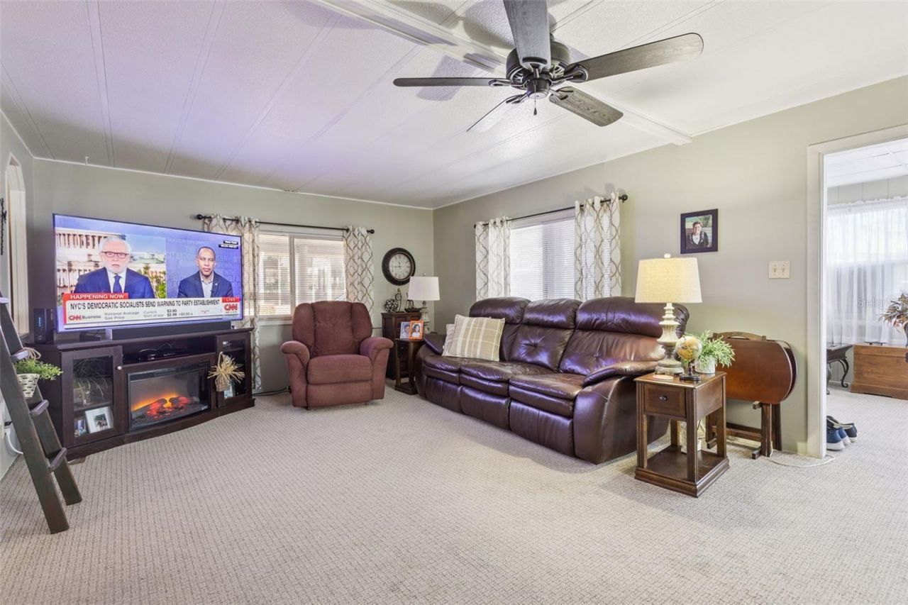 137 Jacaranda Drive , Leesburg, FL 34748 Photo