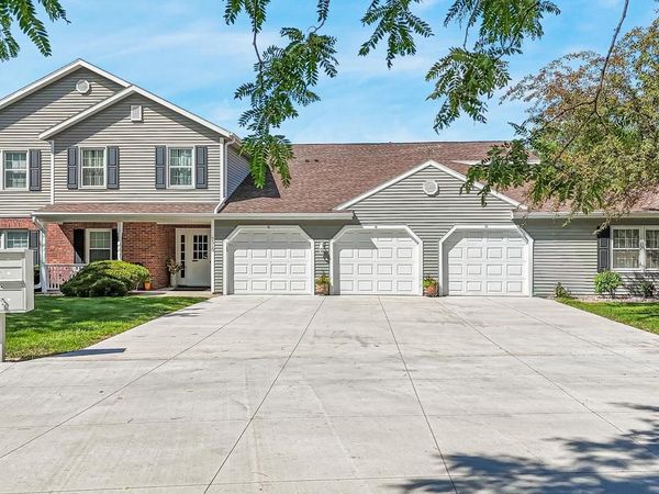2510 VILLAGE LANE, Unit A, Oshkosh, WI 54904