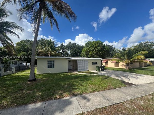 North Miami, FL 33161