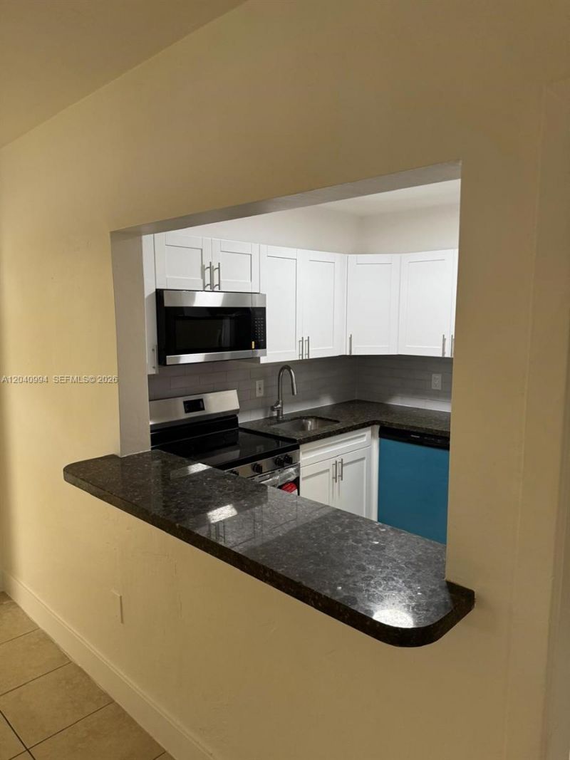 820 NE 141st St, North Miami, FL 33161 Photo