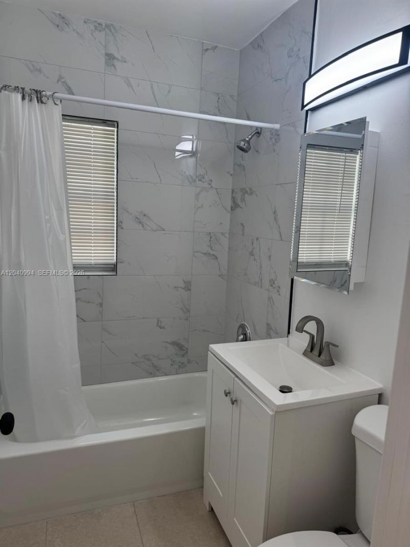 820 NE 141st St, North Miami, FL 33161 Photo