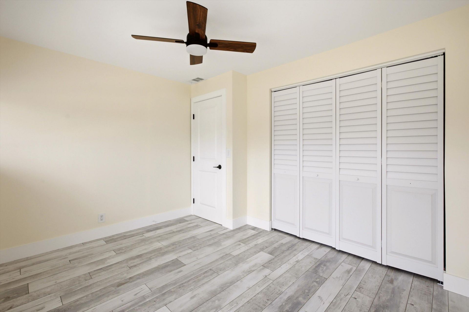 412 Southwind Drive, Unit E2, North Palm Beach, FL 33408 Photo