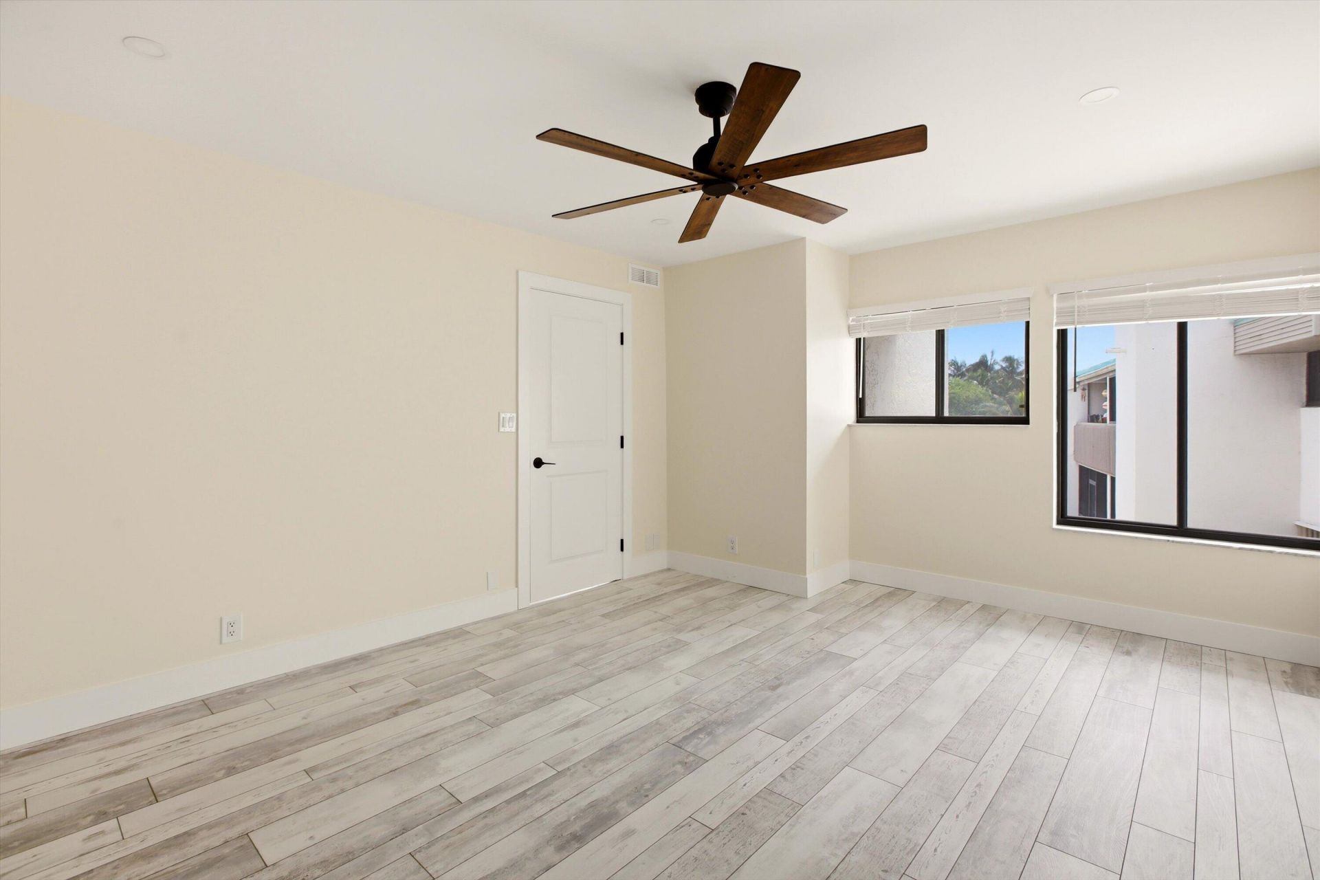 412 Southwind Drive, Unit E2, North Palm Beach, FL 33408 Photo