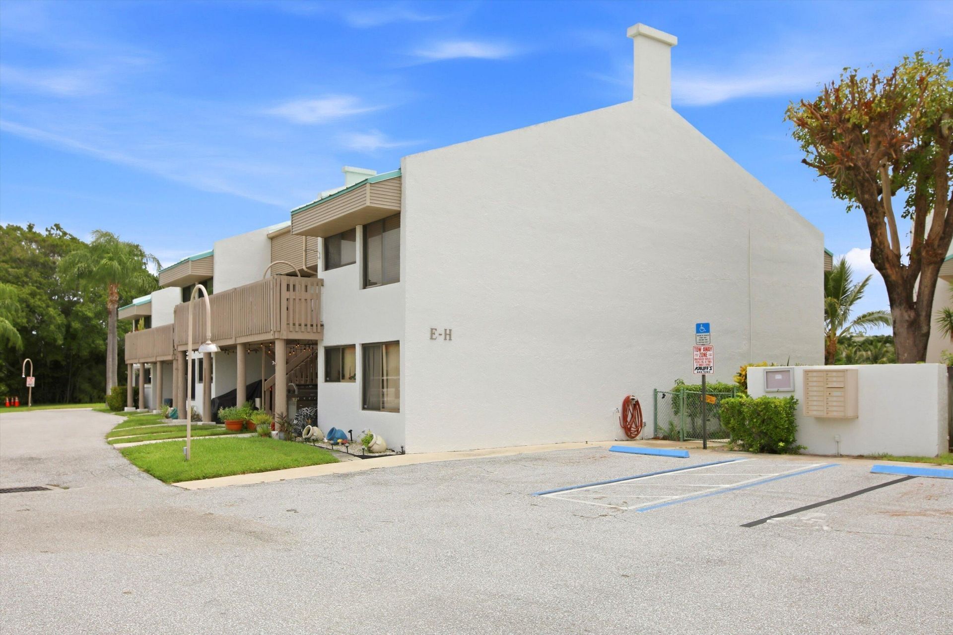 412 Southwind Drive, Unit E2, North Palm Beach, FL 33408 Photo