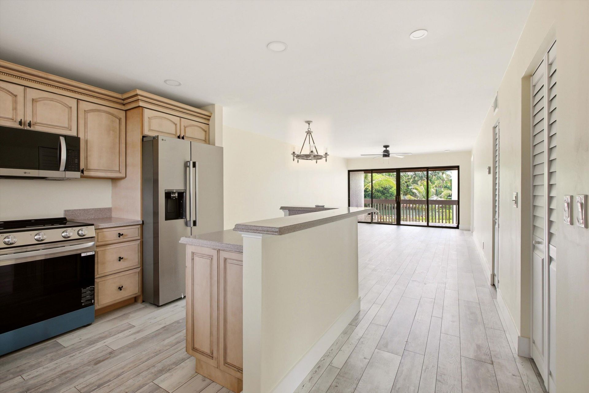 412 Southwind Drive, Unit E2, North Palm Beach, FL 33408 Photo