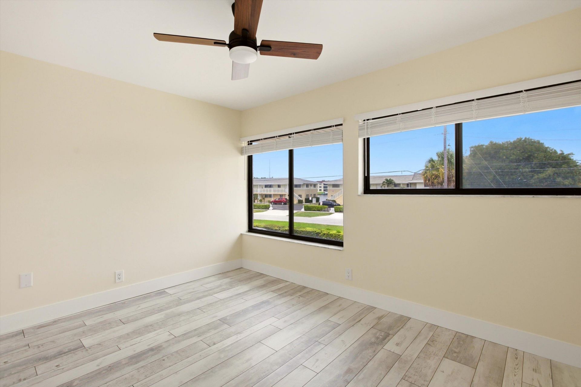 412 Southwind Drive, Unit E2, North Palm Beach, FL 33408 Photo