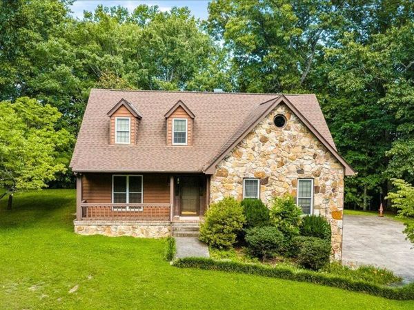 400 Imperial Heights Drive, LaFollette, TN 37766