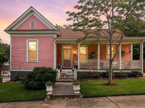 59 West Washington Street , Newnan, GA 30263