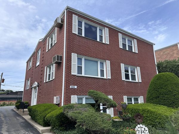 8442 W Oak Avenue , Unit G, Niles, IL 60714