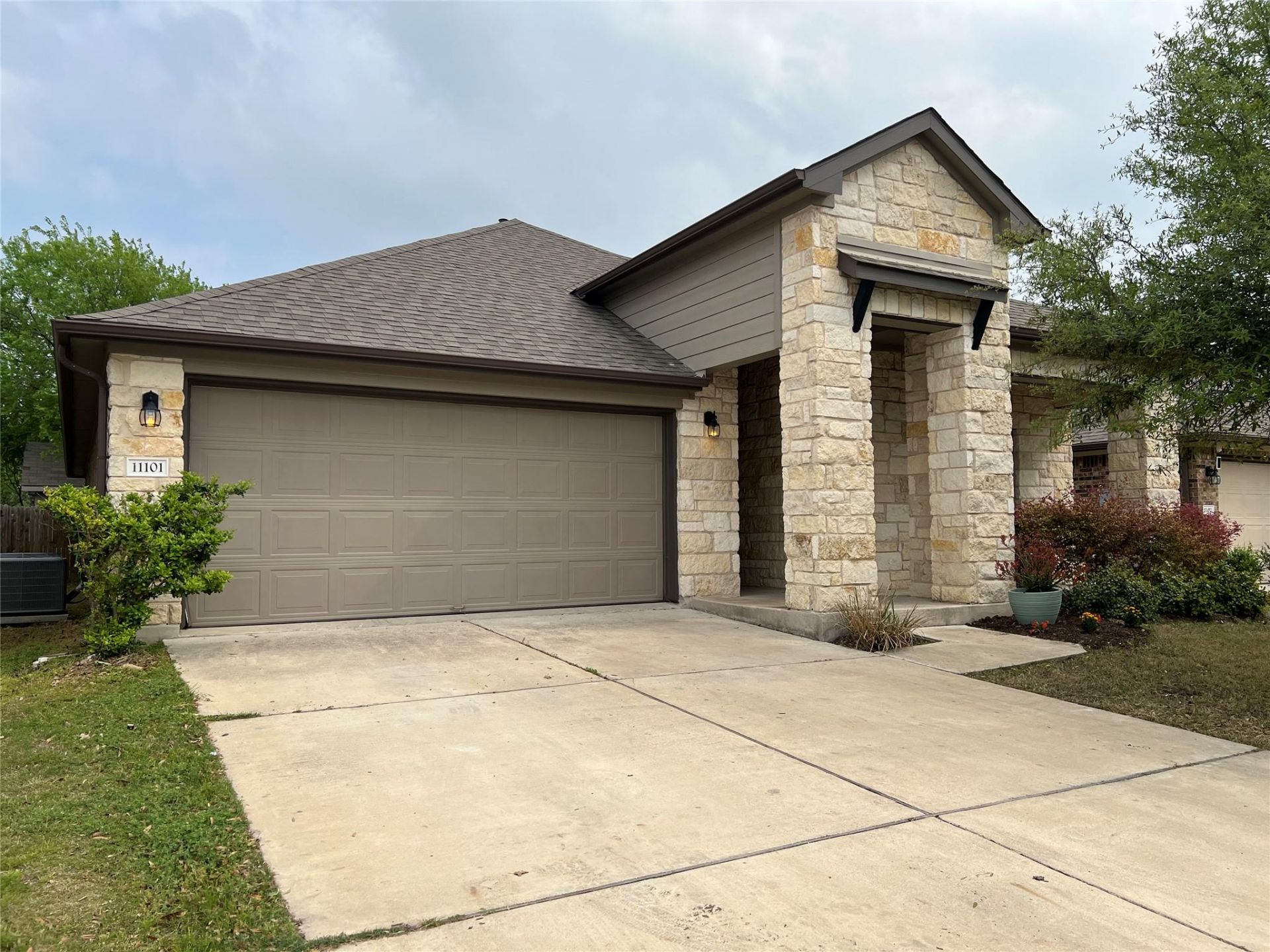 11101 Bruneau Trl, Austin, TX 78754 Main Photo