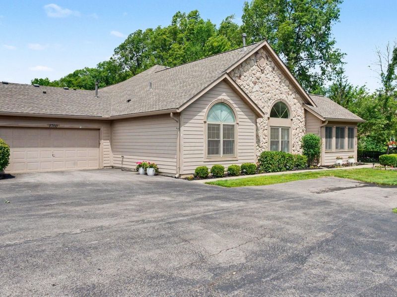 8760 Linksway Drive, Powell, OH 43065 Photo 3