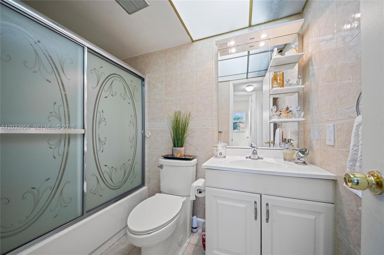 8951 Sunrise Lakes Blvd, Unit 301, Sunrise, FL 33322 Photo