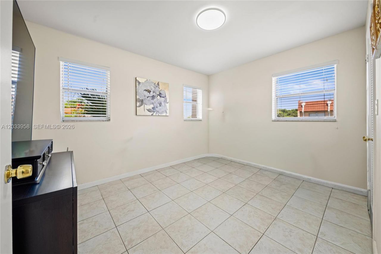 8951 Sunrise Lakes Blvd, Unit 301, Sunrise, FL 33322 Photo