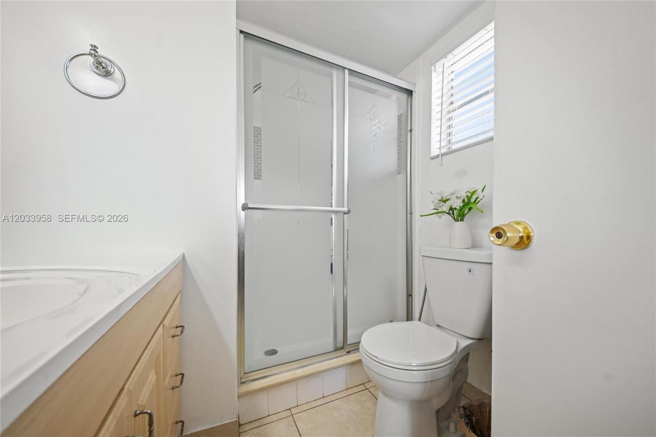 8951 Sunrise Lakes Blvd, Unit 301, Sunrise, FL 33322 Photo