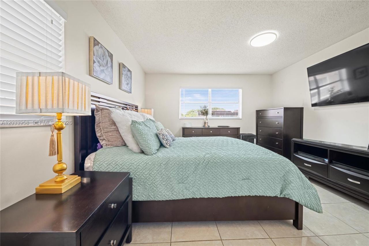 8951 Sunrise Lakes Blvd, Unit 301, Sunrise, FL 33322 Photo
