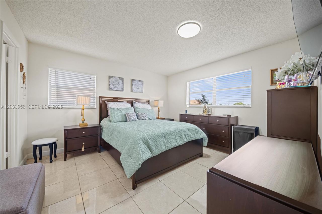 8951 Sunrise Lakes Blvd, Unit 301, Sunrise, FL 33322 Photo