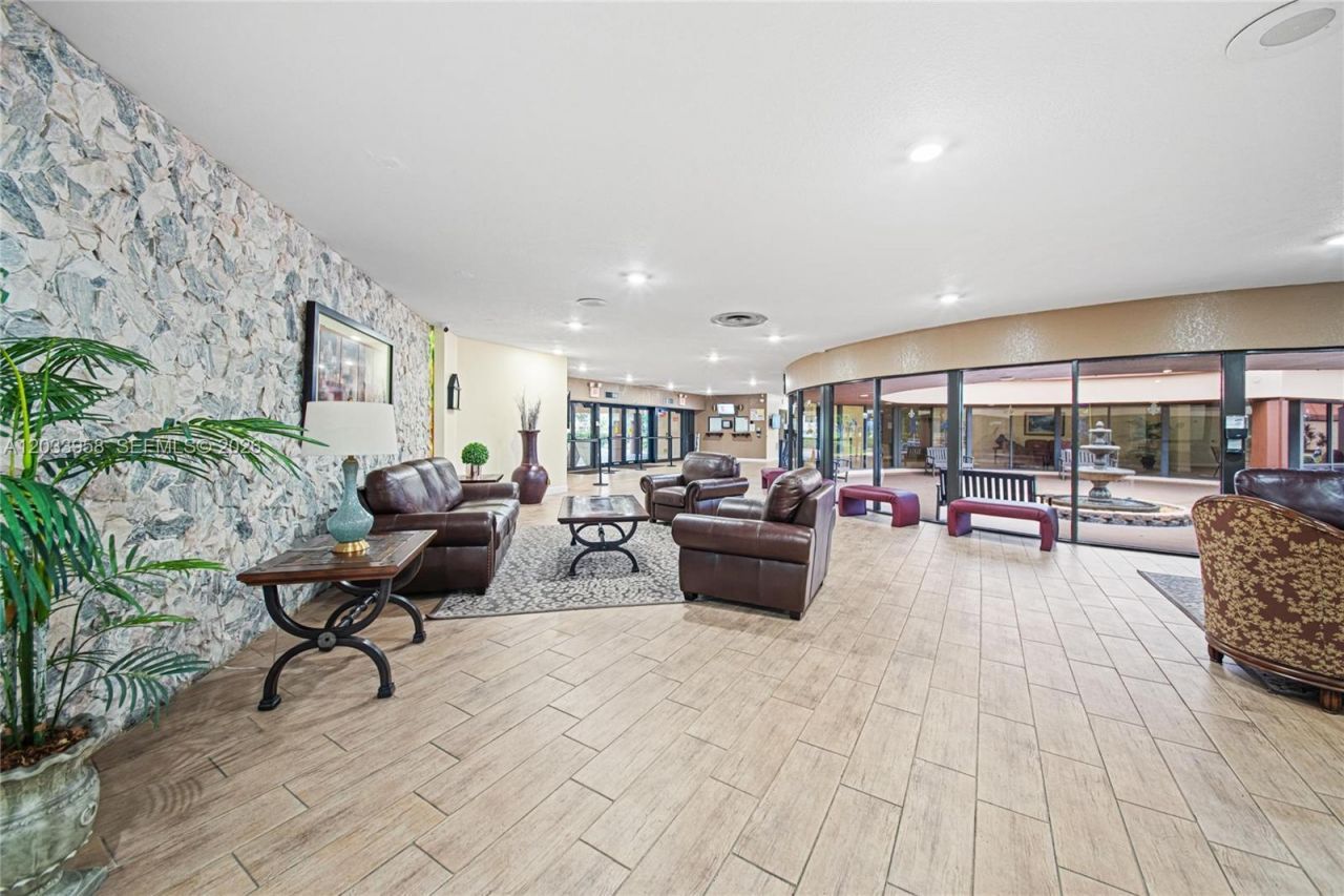 8951 Sunrise Lakes Blvd, Unit 301, Sunrise, FL 33322 Photo