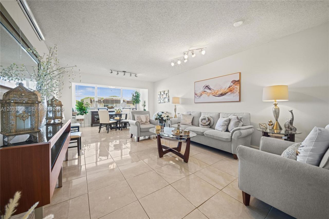 8951 Sunrise Lakes Blvd, Unit 301, Sunrise, FL 33322 Photo