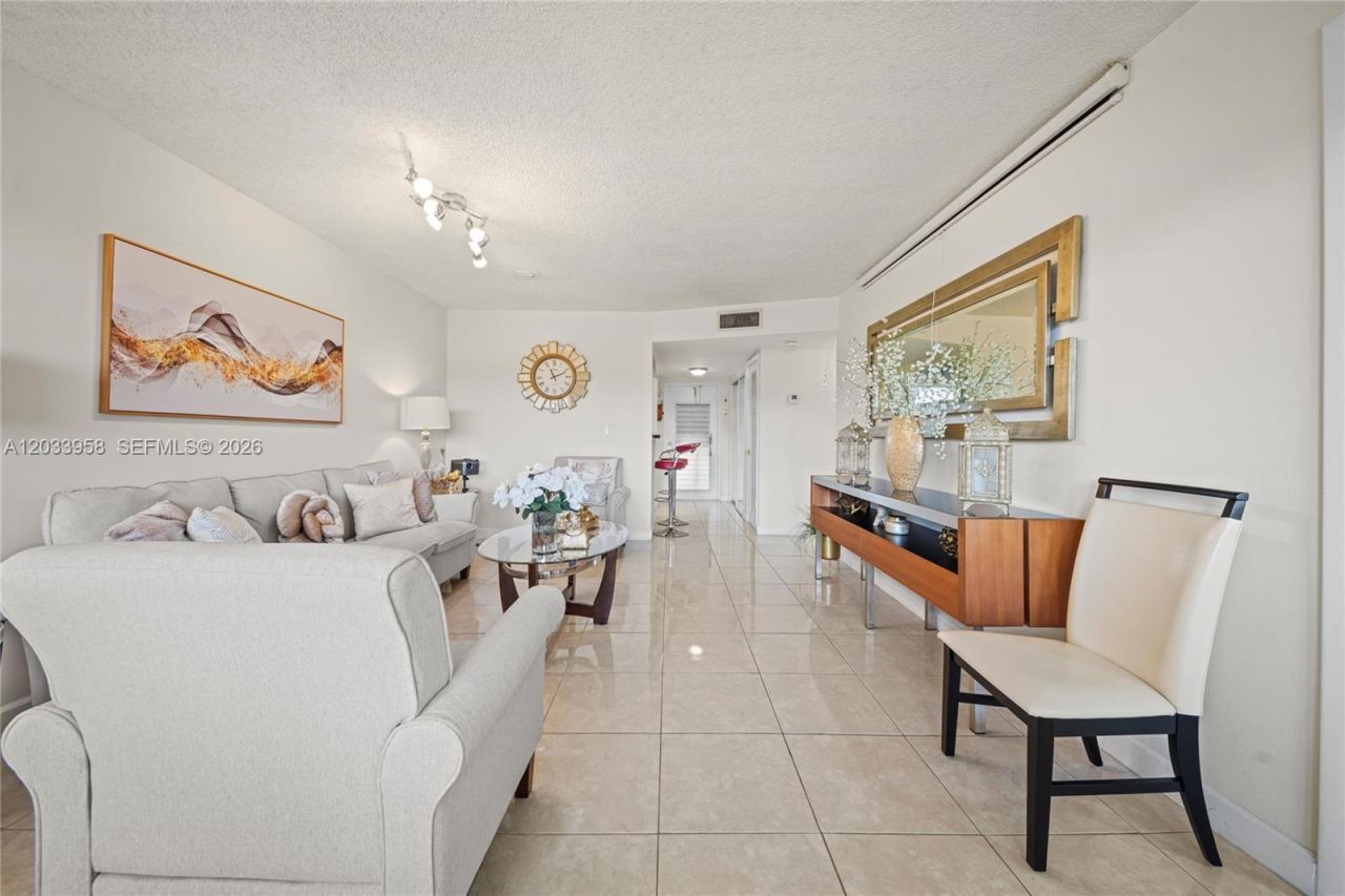 8951 Sunrise Lakes Blvd, Unit 301, Sunrise, FL 33322 Photo