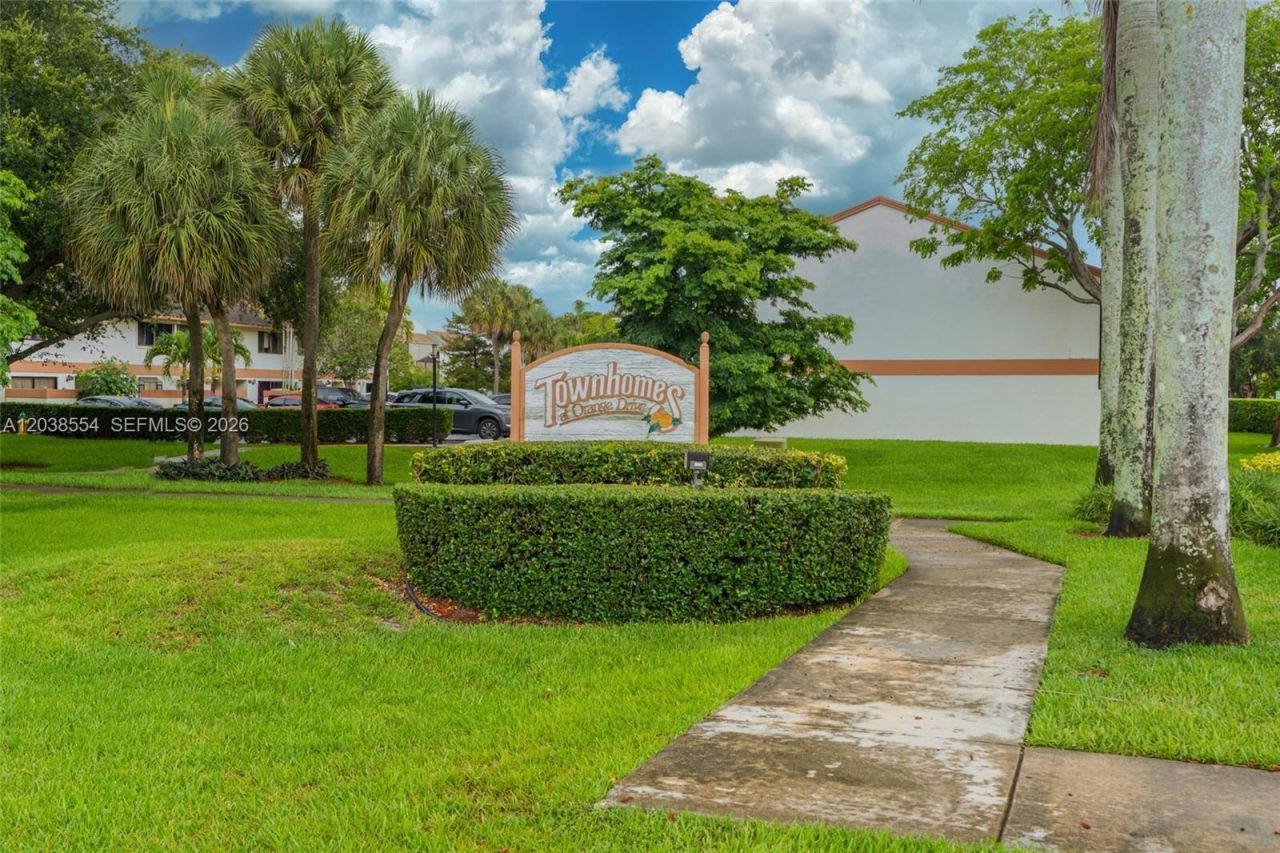 7050 SW 42nd Ct, Davie, FL 33314 Photo