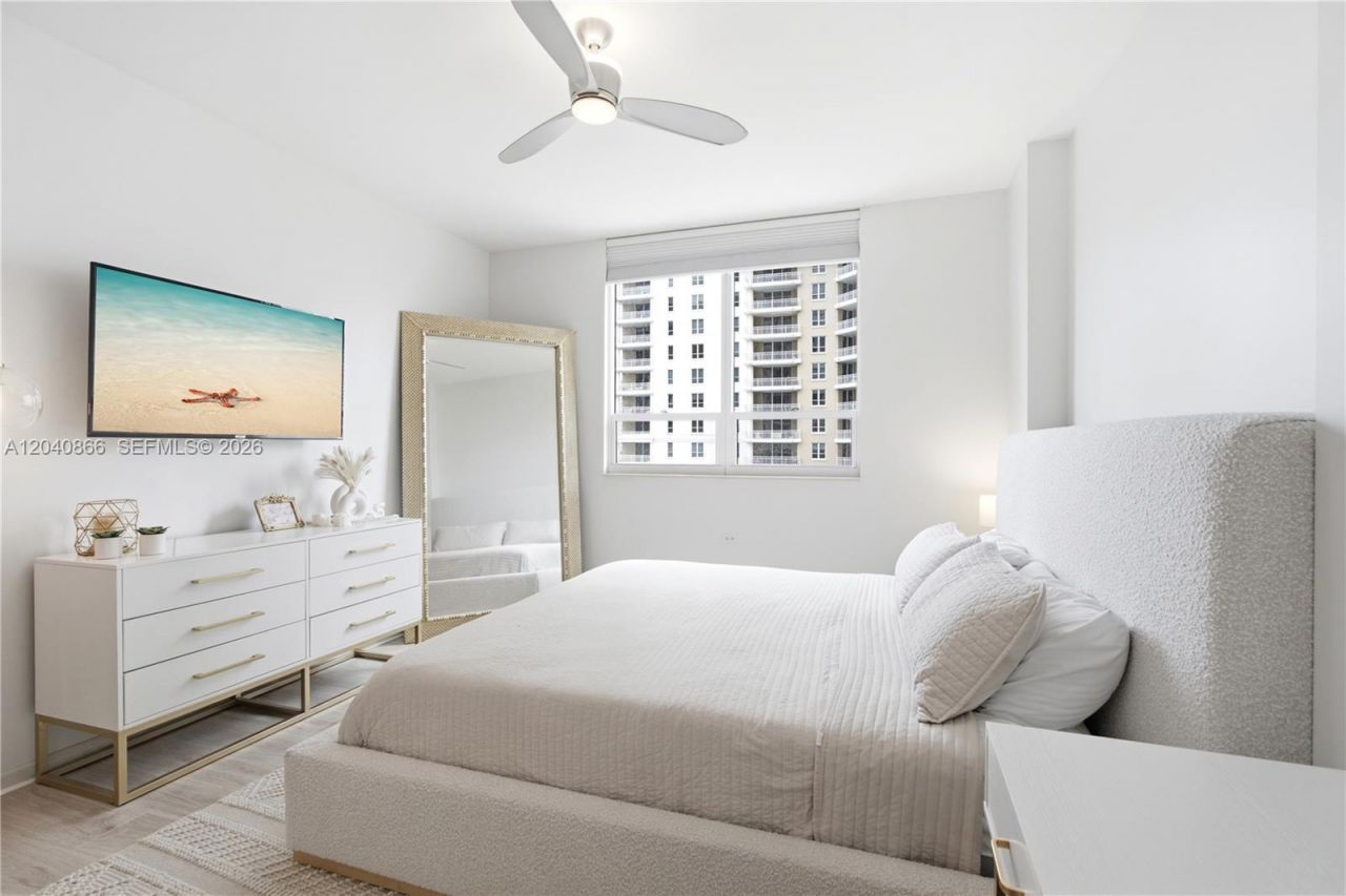 801 Brickell Key Blvd , Unit 707, Miami, FL 33131 Photo