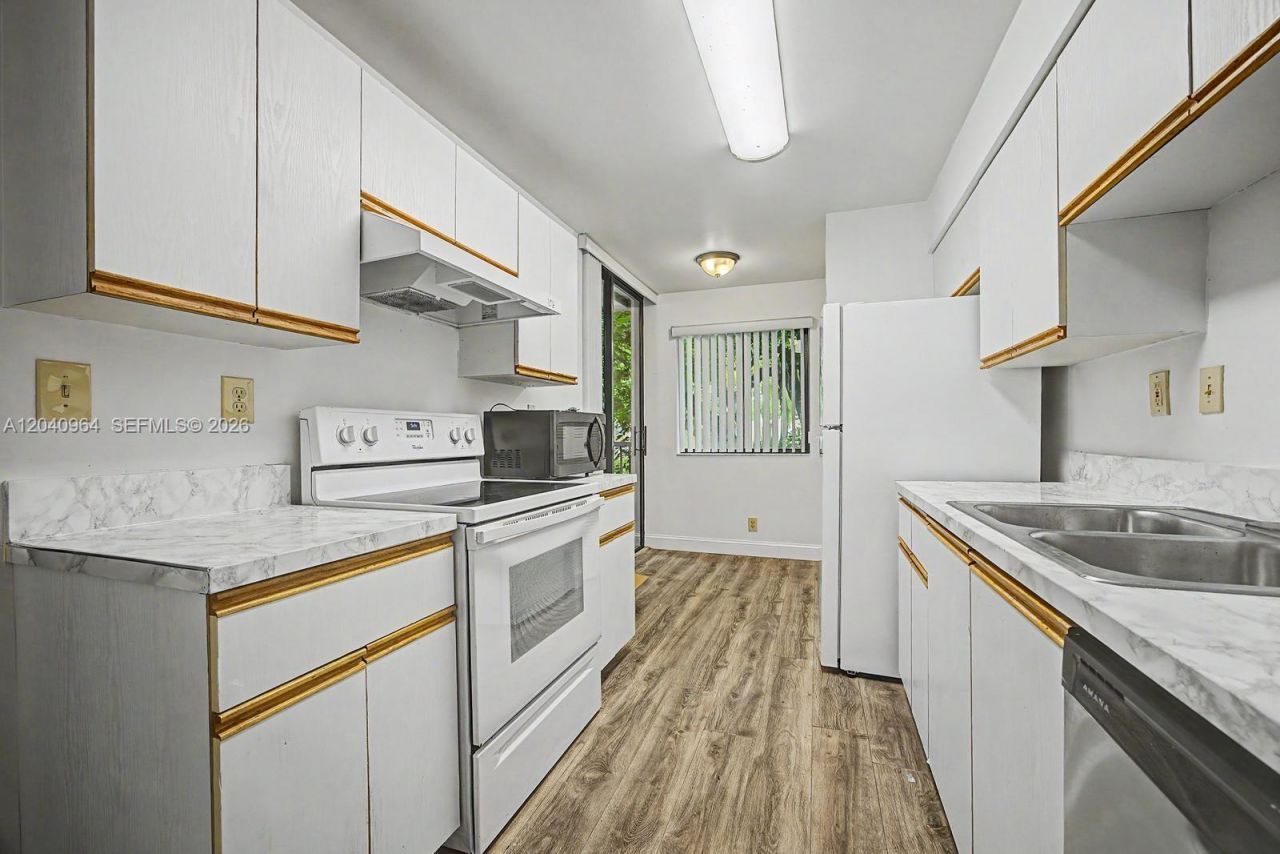15575 Miami Lakeway N, Unit 206, Miami Lakes, FL 33014 Photo