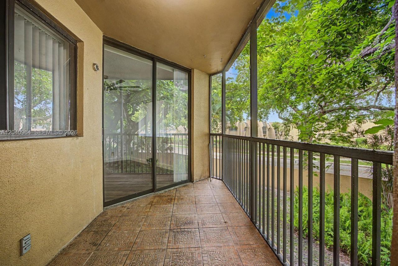 15575 Miami Lakeway N, Unit 206, Miami Lakes, FL 33014 Photo