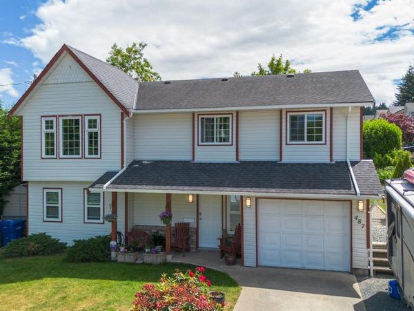 487 Ninth St , Nanaimo, BC V9R 6Z3