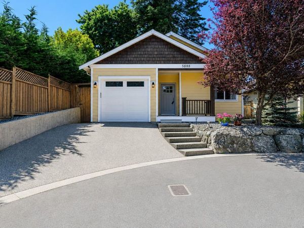 5888 Stonehaven Dr, Duncan, BC V9L 0E8