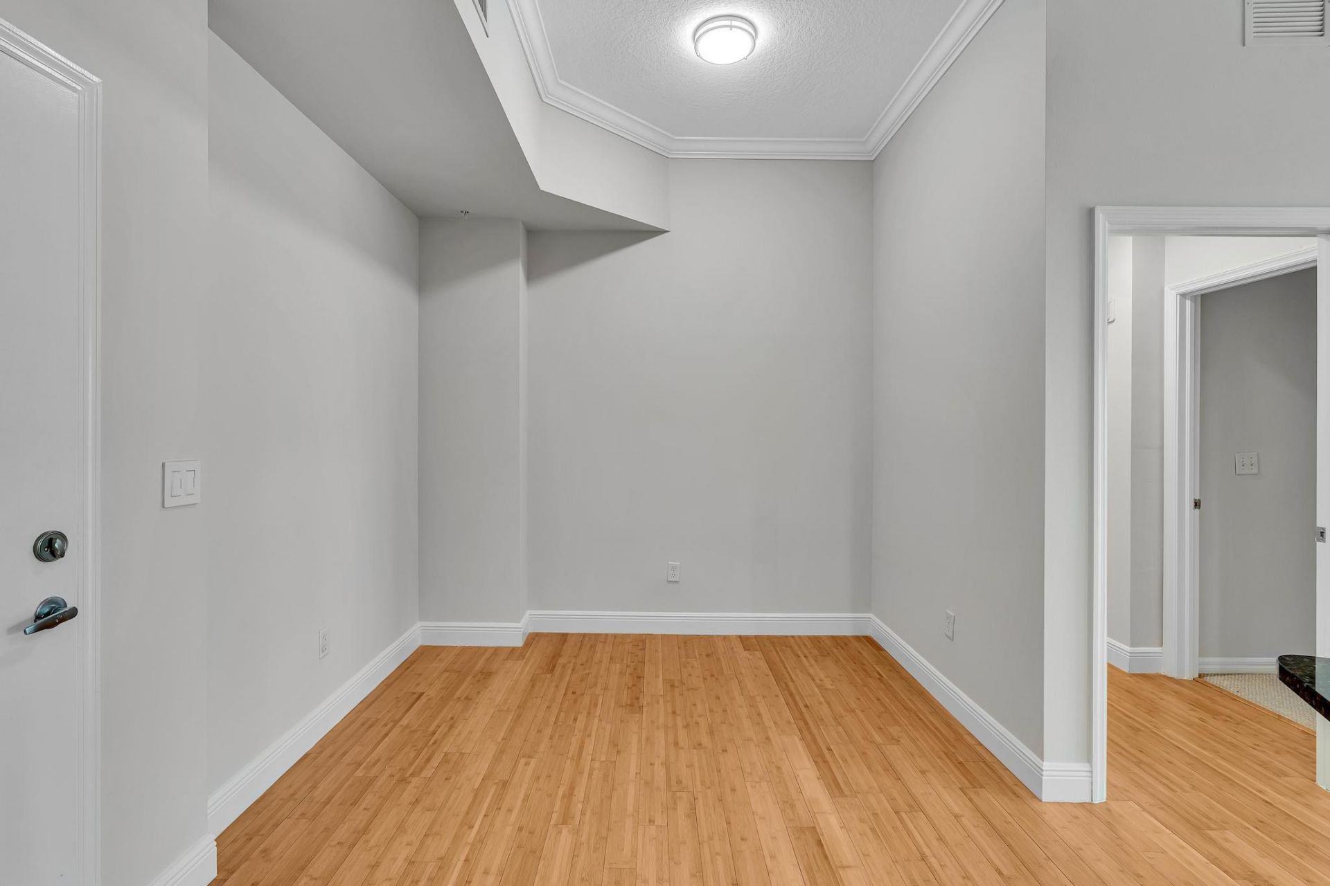 600 S Dixie Highway, Unit 439, West Palm Beach, FL 33401 Photo