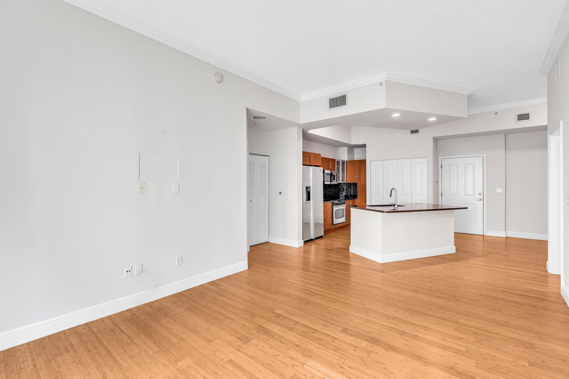 600 S Dixie Highway, Unit 439, West Palm Beach, FL 33401 Photo