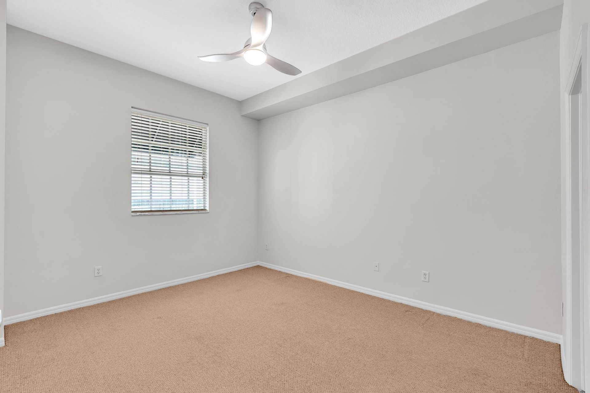 600 S Dixie Highway, Unit 439, West Palm Beach, FL 33401 Photo