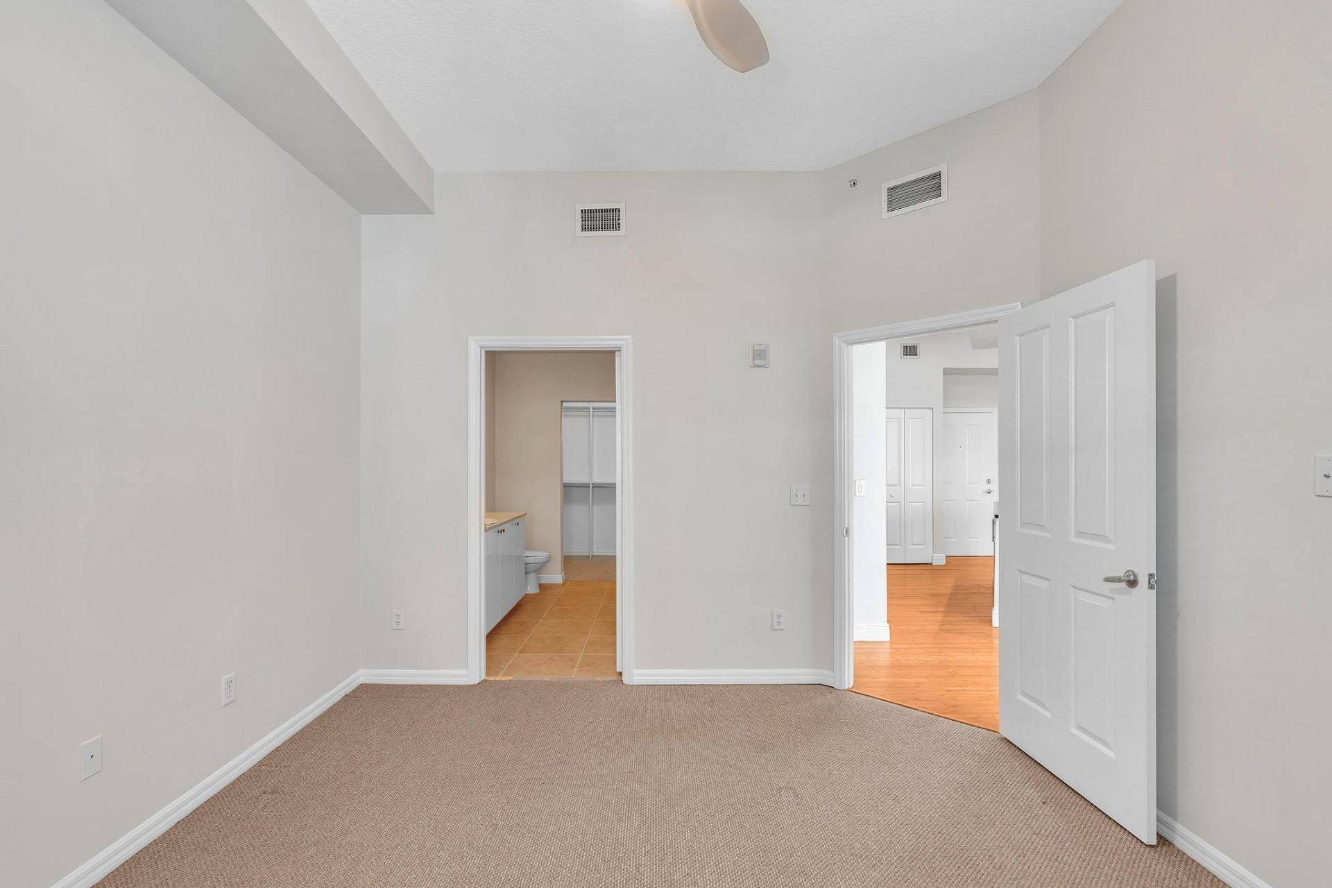 600 S Dixie Highway, Unit 439, West Palm Beach, FL 33401 Photo
