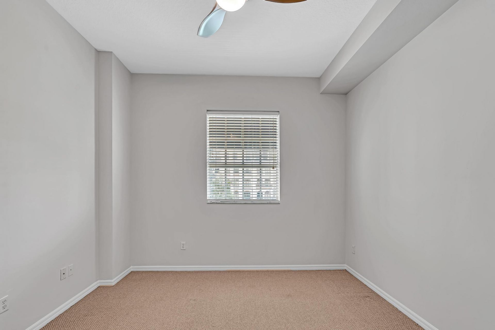 600 S Dixie Highway, Unit 439, West Palm Beach, FL 33401 Photo