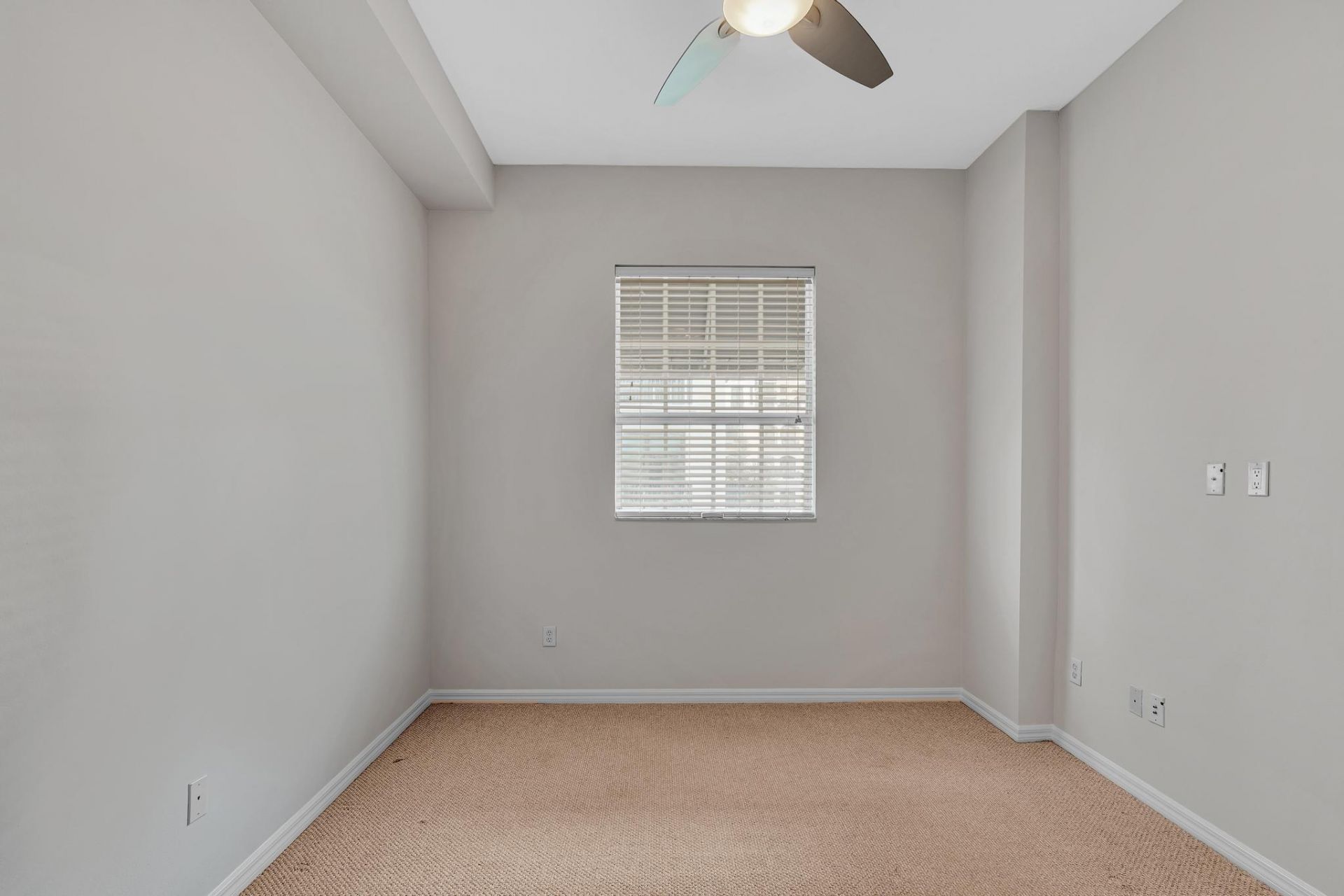 600 S Dixie Highway, Unit 439, West Palm Beach, FL 33401 Photo