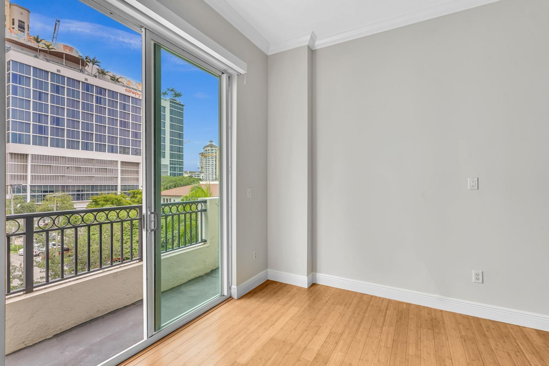 600 S Dixie Highway, Unit 439, West Palm Beach, FL 33401 Photo