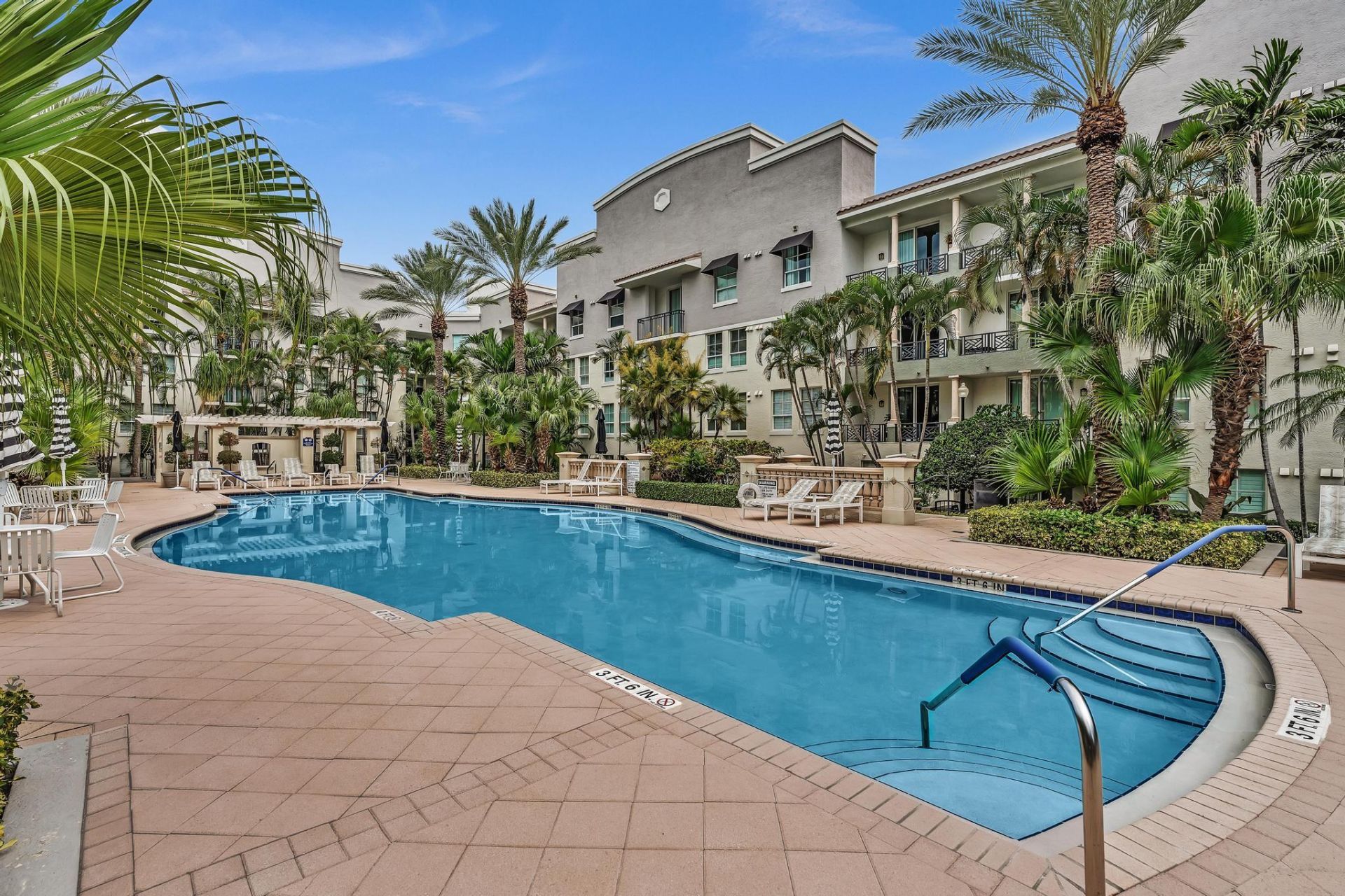 600 S Dixie Highway, Unit 439, West Palm Beach, FL 33401 Photo
